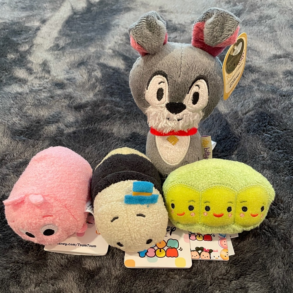 Bundle of tsum tsum and plush